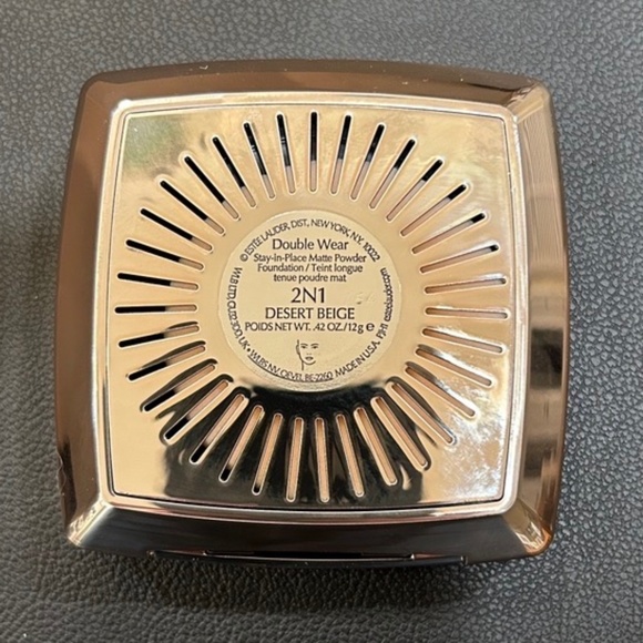 Estee Lauder Double Wear Stay-In-Place Matte Powder Foundation 2N1- Desert Beige - Picture 4 of 5